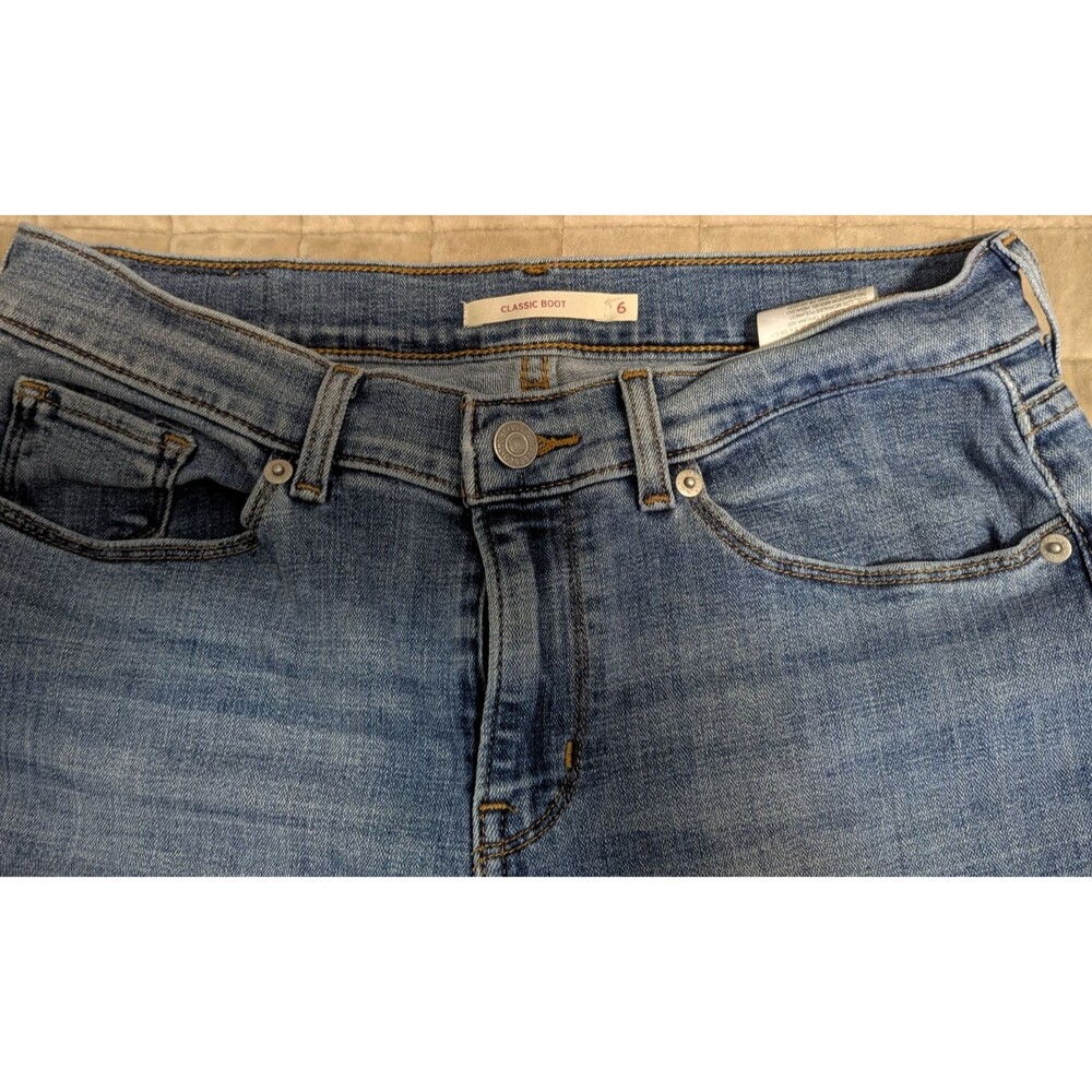 Levis Strauss Jeans Women’s Size 6 Boot Cut Medium Wash Comfort Stretch - Picture 5 of 9